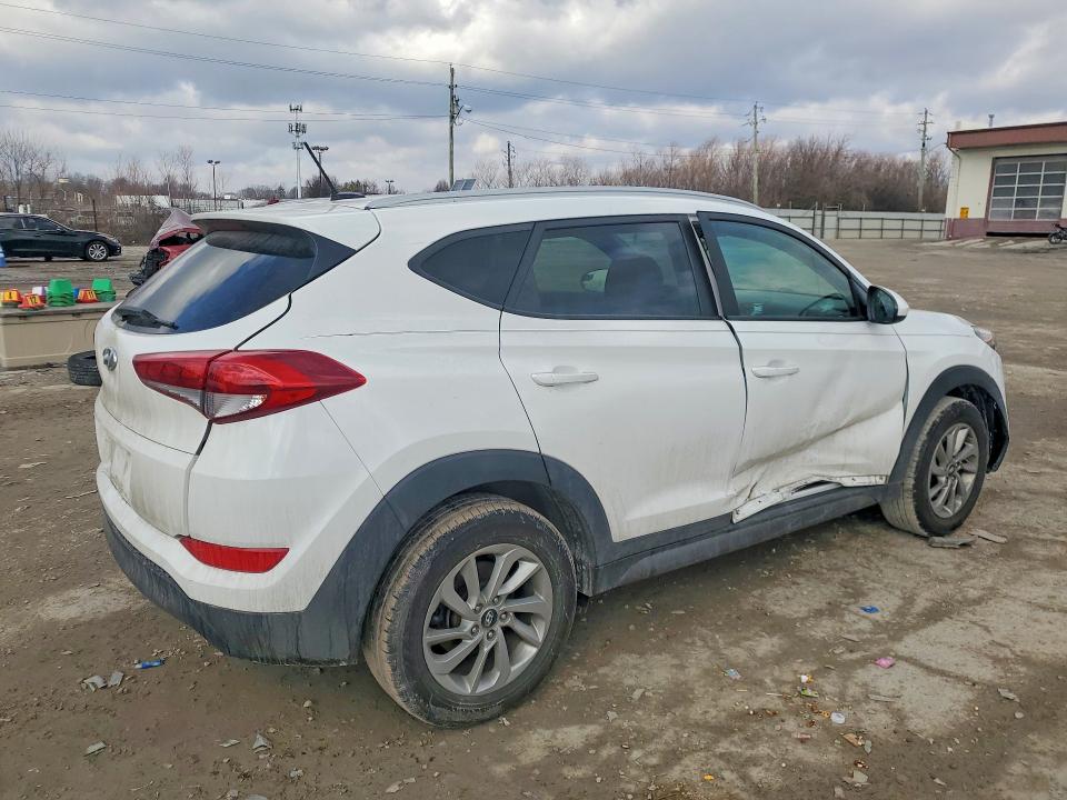 Photo 3 from auction – 2016 HYUNDAI TUCSON with VIN KM8J33A42GU207017