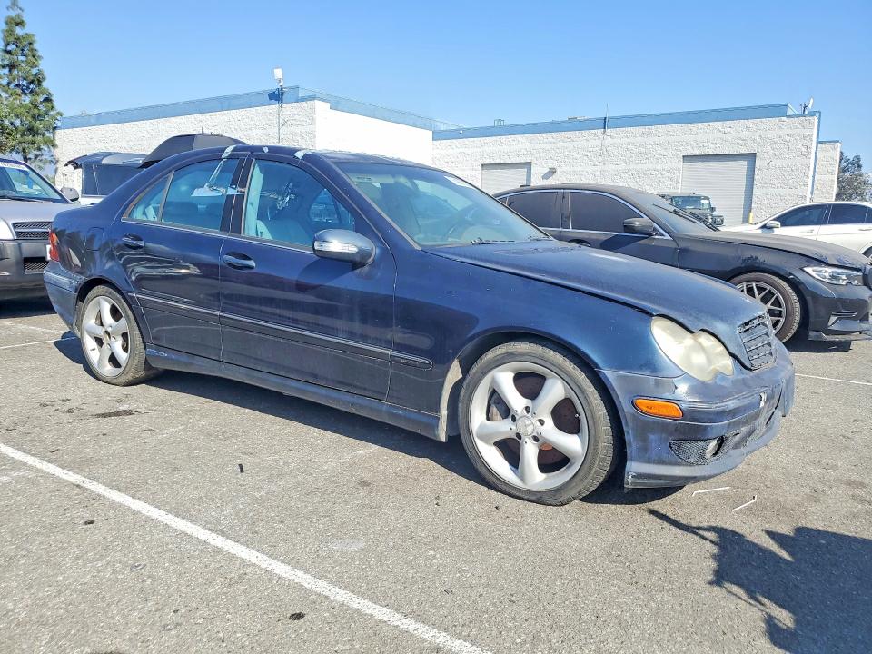 Photo 4 from auction – 2005 MERCEDES-BENZ C with VIN WDBRF40J35F609124