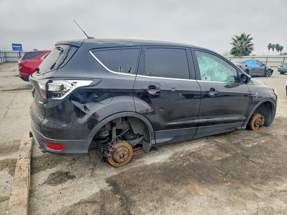 Photo 3 from auction – 2017 FORD ESCAPE with VIN 1FMCU9G98HUA23424