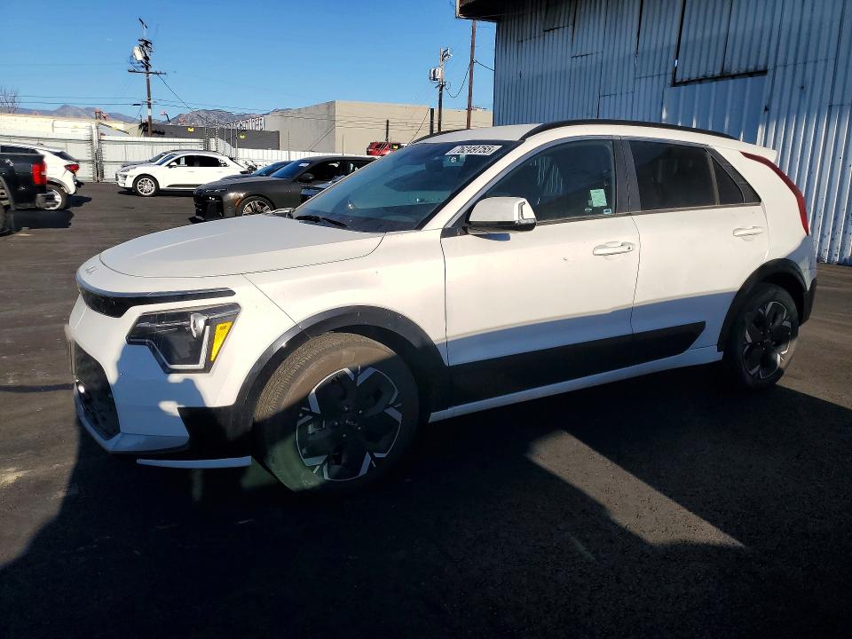 KIA NIRO 2025 with VIN KNDCR3L1XS5142497 - Photo from auction