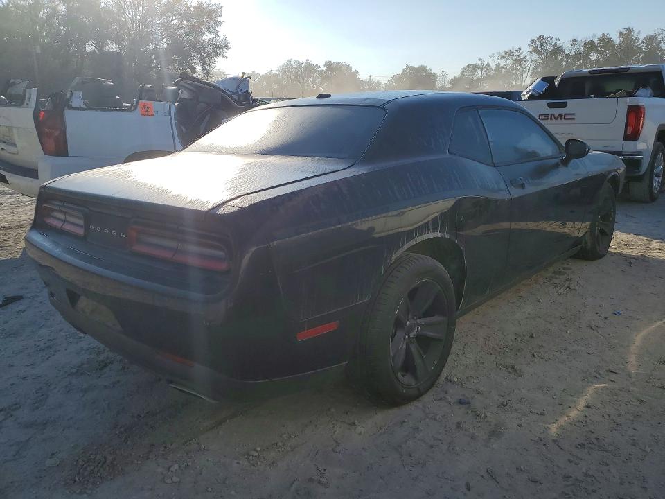 Photo 3 from auction – 2015 DODGE CHALLENGER with VIN 2C3CDZAG5FH703197