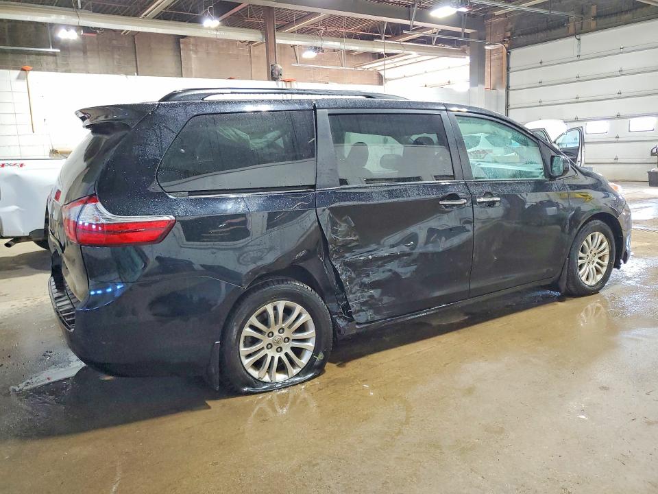 Photo 3 from auction – 2016 TOYOTA SIENNA with VIN 5TDYK3DCXGS722425