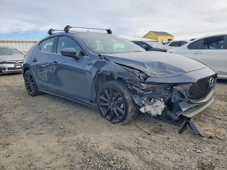 Photo 4 from auction – 2019 MAZDA 3 PREMIUM with VIN JM1BPBNM3K1133120