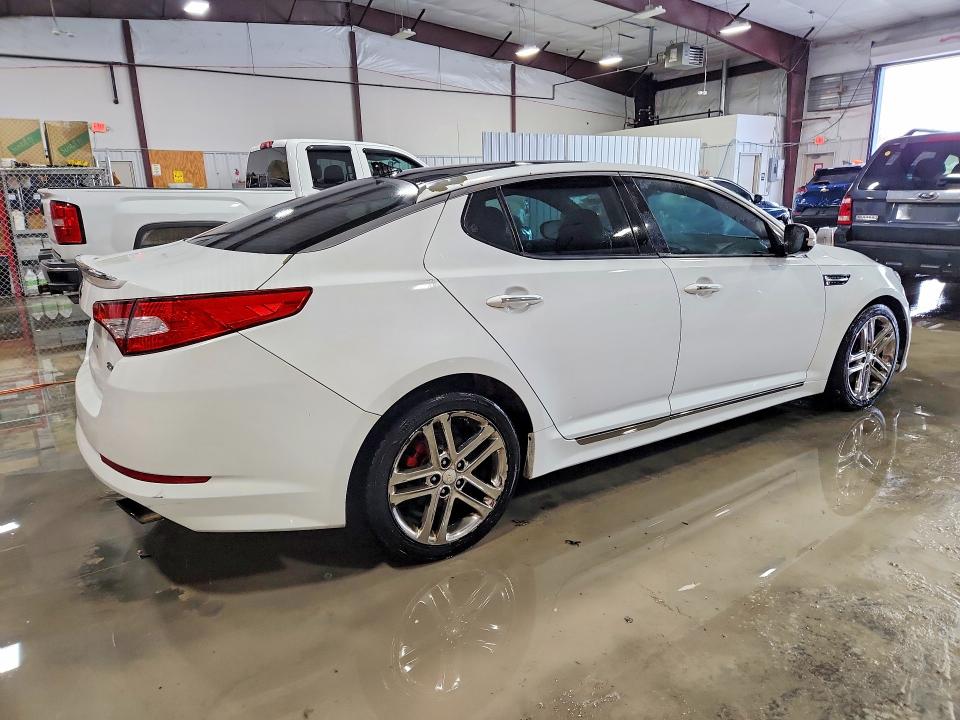 Photo 3 from auction – 2013 KIA OPTIMA with VIN 5XXGR4A69DG095306