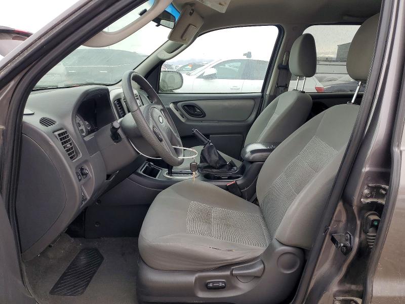 Photo 7 from auction – 2005 FORD ESCAPE XLT with VIN 1FMYU03185KD92163