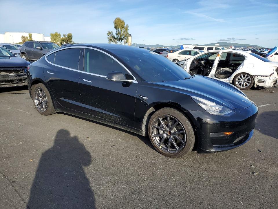 Photo 4 from auction – 2019 TESLA MODEL 3 with VIN 5YJ3E1EA8KF395278