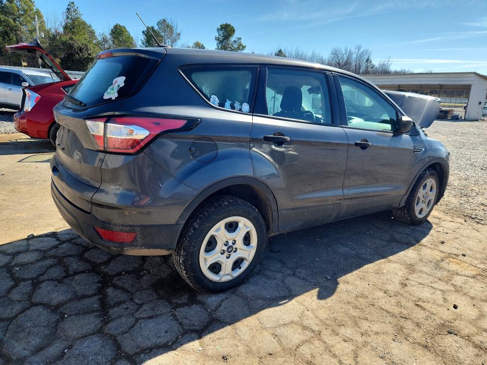 Photo 3 from auction – 2018 FORD ESCAPE with VIN 1FMCU0F73JUC77754