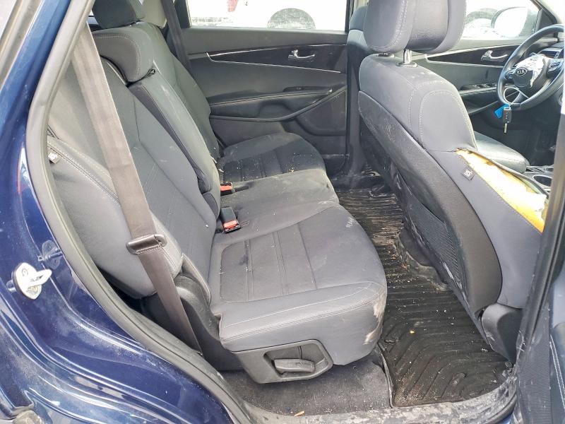 Photo 11 from auction – 2016 KIA SORENTO with VIN 5XYPG4A36GG186867