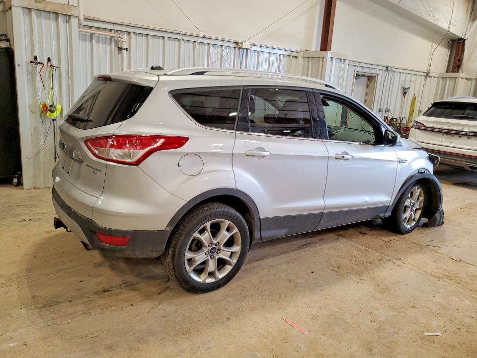 Photo 3 from auction – 2016 FORD ESCAPE with VIN 1FMCU9J99GUA05523