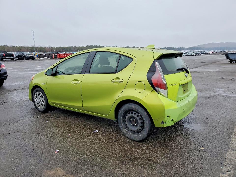 Photo 2 from auction – 2015 TOYOTA PRIUS C with VIN JTDKDTB31F1105056