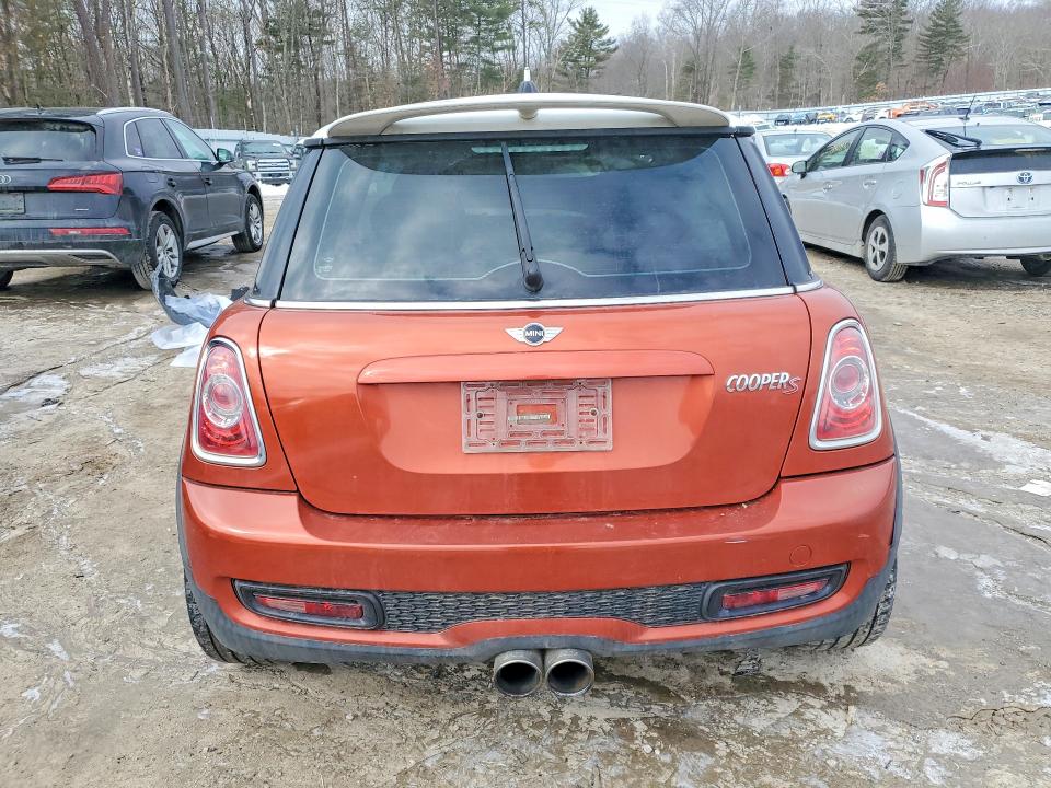 Photo 6 from auction – 2011 MINI COOPER with VIN WMWSV3C55BTY24559
