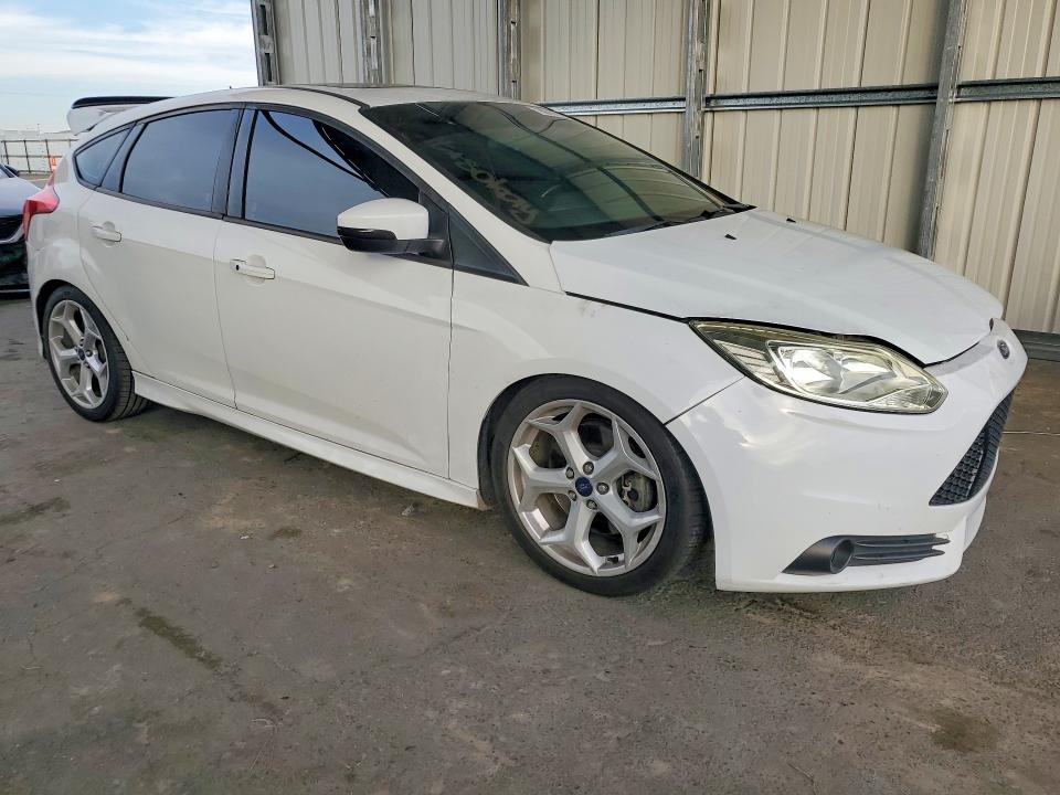 Foto 4 de la subasta – 2013 FORD FOCUS con VIN 1FADP3L92DL294696