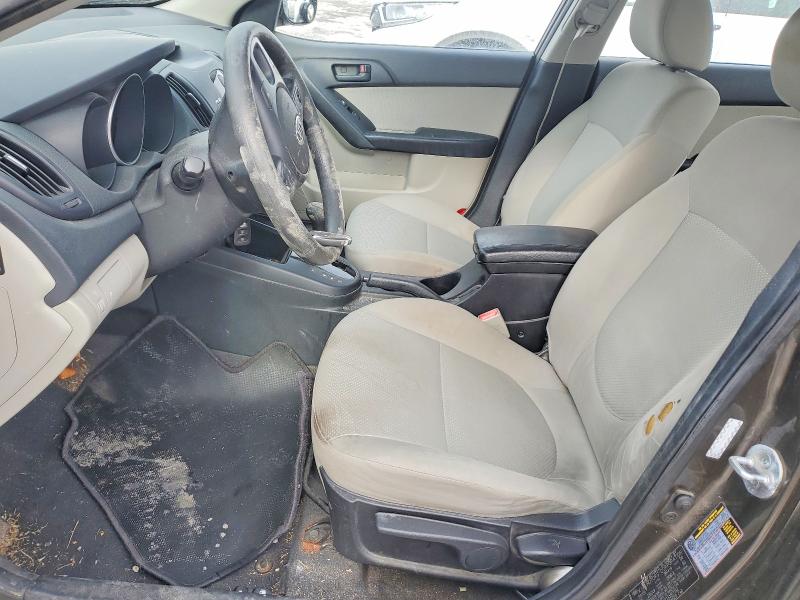 Photo 7 from auction – 2010 KIA FORTE with VIN KNAFU4A22A5817512