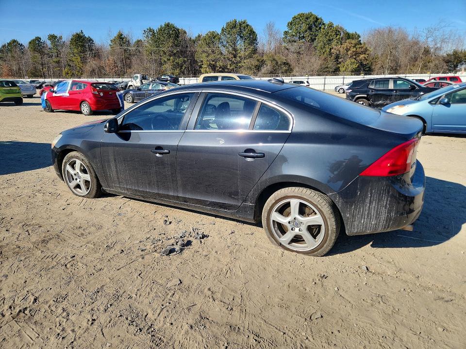 Photo 2 from auction – 2013 VOLVO S60 with VIN YV1612FS3D2187850