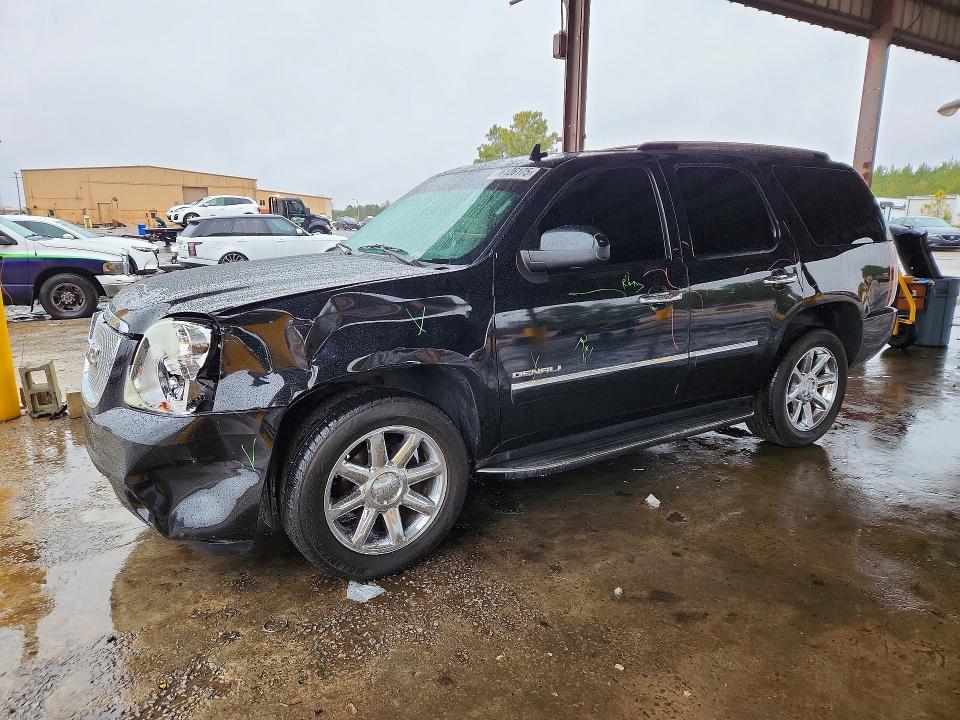 GMC YUKON DENA 2011 with VIN 1GKS1EEF5BR252457 - Photo from auction