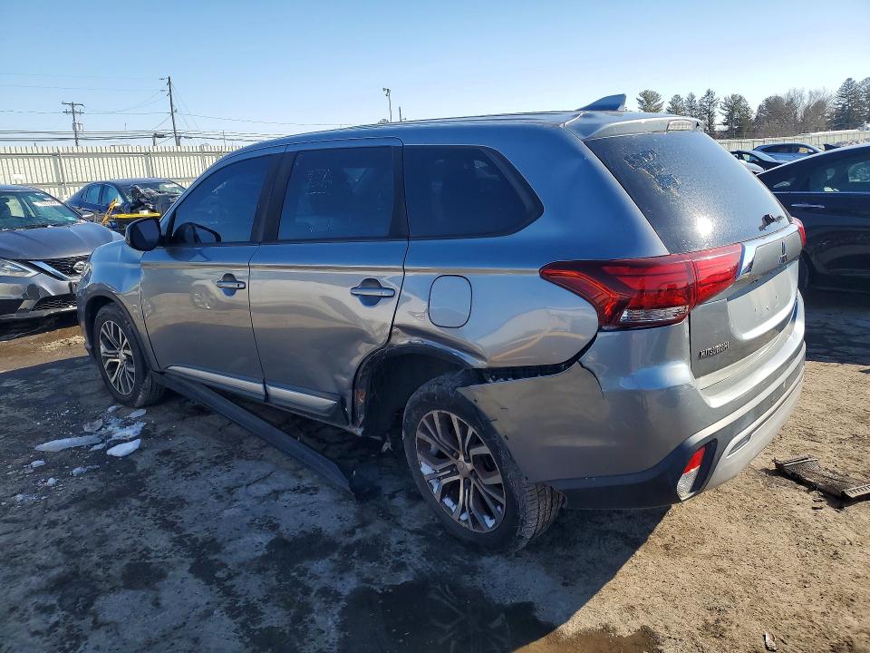 Photo 2 from auction – 2018 MITSUBISHI OUTLANDER with VIN JA4AD2A38JZ052710
