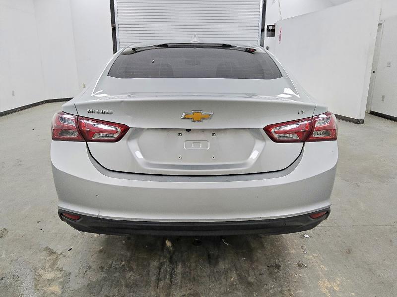 Photo 6 from auction – 2020 CHEVROLET MALIBU LT with VIN 1G1ZD5ST0LF093872
