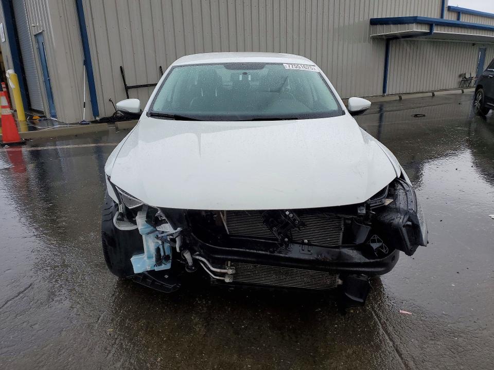 Photo 5 from auction – 2018 VOLKSWAGEN PASSAT with VIN 1VWAA7A38JC008055