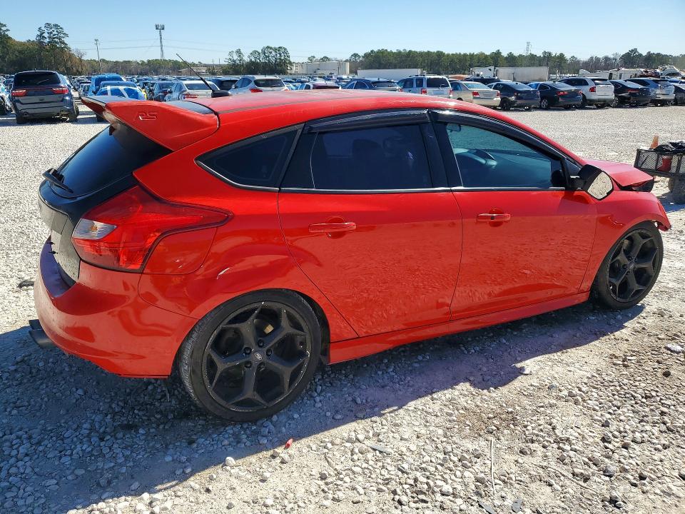 Photo 3 from auction – 2013 FORD FOCUS ST with VIN 1FADP3L96DL364653