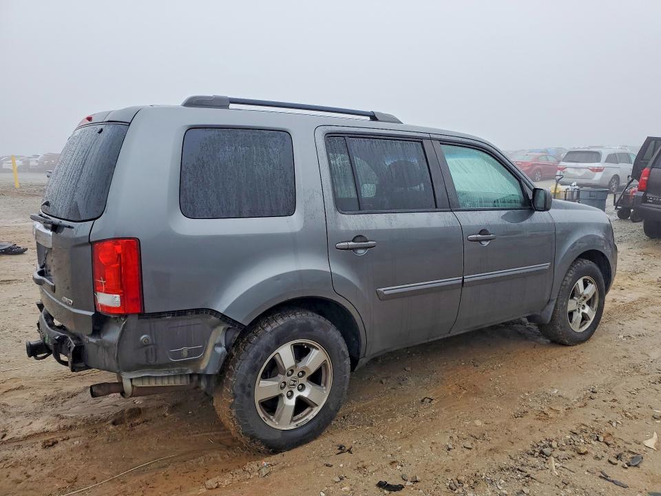 Photo 3 from auction – 2011 HONDA PILOT with VIN 5FNYF4H40BB055889