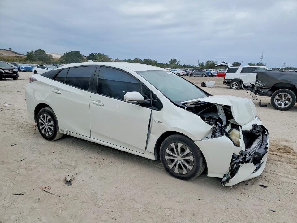 Photo 4 from auction – 2016 TOYOTA PRIUS with VIN JTDKARFU6G3018967
