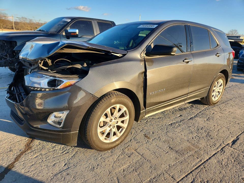 CHEVROLET EQUINOX 2018 with VIN 2GNAXHEV0J6329719 - Photo from auction