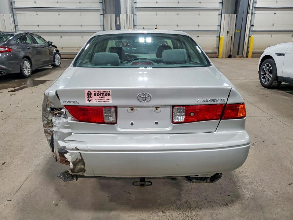 Photo 6 from auction – 2001 TOYOTA CAMRY with VIN 4T1BG22K71U068395
