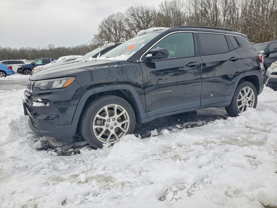 JEEP COMPASS 2023 with VIN 3C4NJDFN2PT571483 - Photo from auction