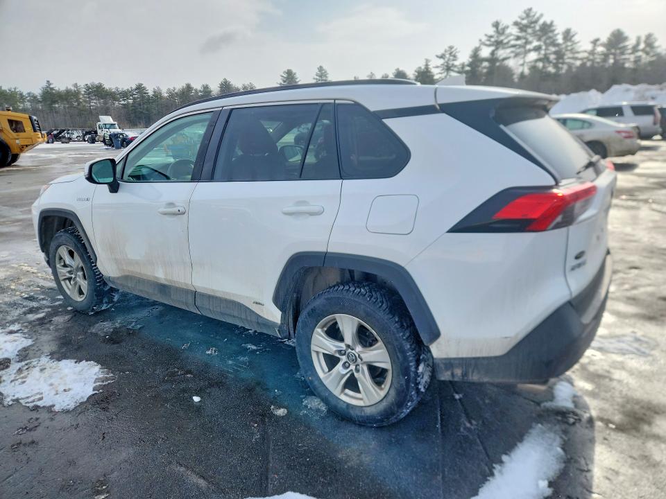 Photo 2 from auction – 2020 TOYOTA RAV4 XLE with VIN 4T3R6RFV8LU003130