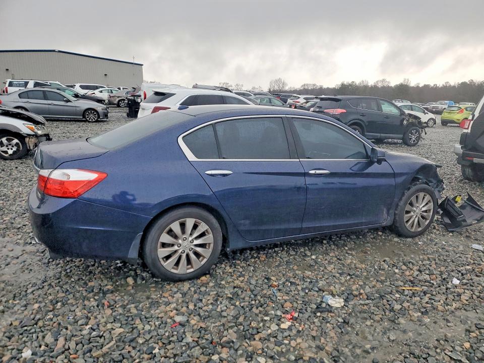 Photo 3 from auction – 2014 HONDA ACCORD with VIN 1HGCR2F87EA119419