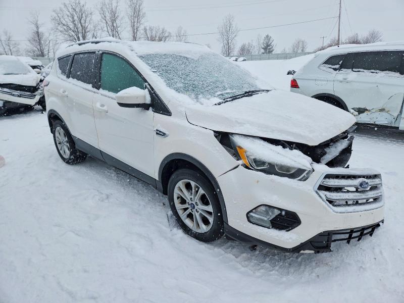Photo 4 from auction – 2017 FORD ESCAPE with VIN 1FMCU9GD5HUB23520