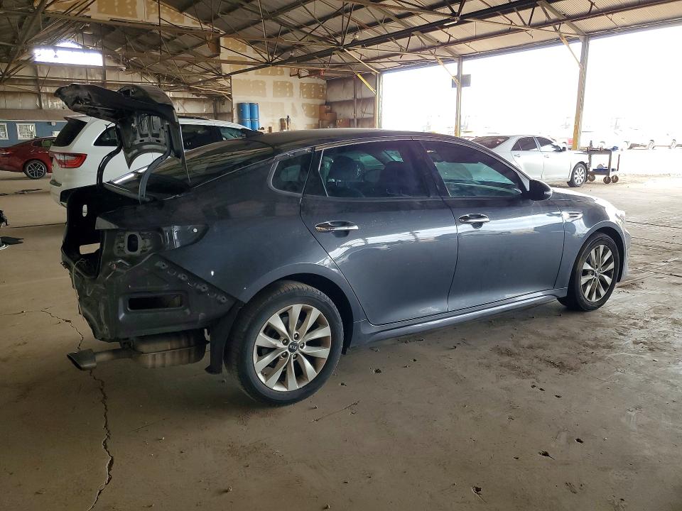 Photo 3 from auction – 2018 KIA OPTIMA with VIN 5XXGT4L32JG204575