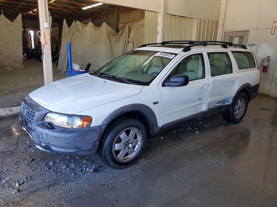VOLVO V70 XC 2002 z numerem VIN YV1SZ58D821049716 - Zdjęcie z aukcji
