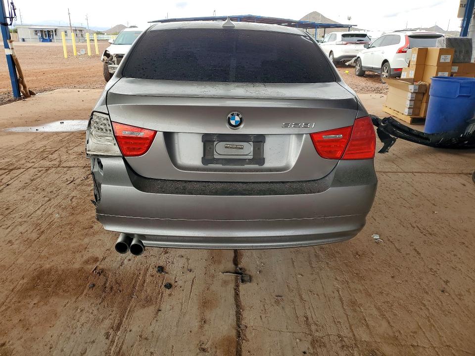 Photo 6 from auction – 2011 BMW 328 I SULE with VIN WBAPH5G56BNM73894