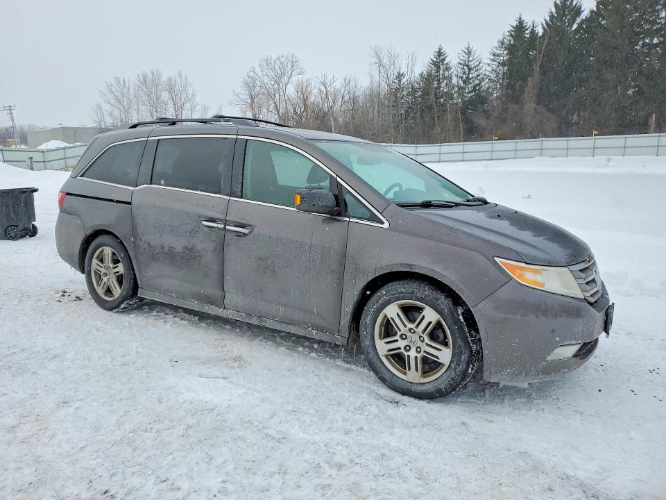 Photo 4 from auction – 2013 HONDA ODYSSEY TO with VIN 5FNRL5H91DB028654