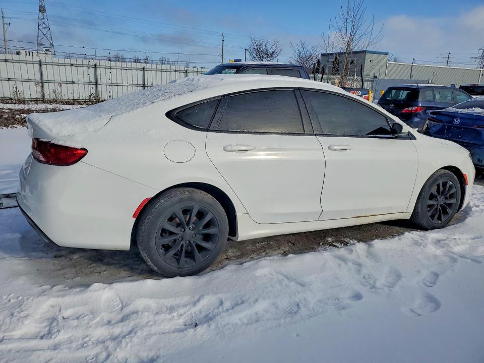 صورة رقم 3 من المزاد - 2015 CHRYSLER 200 مع VIN 1C3CCCCG6FN514773