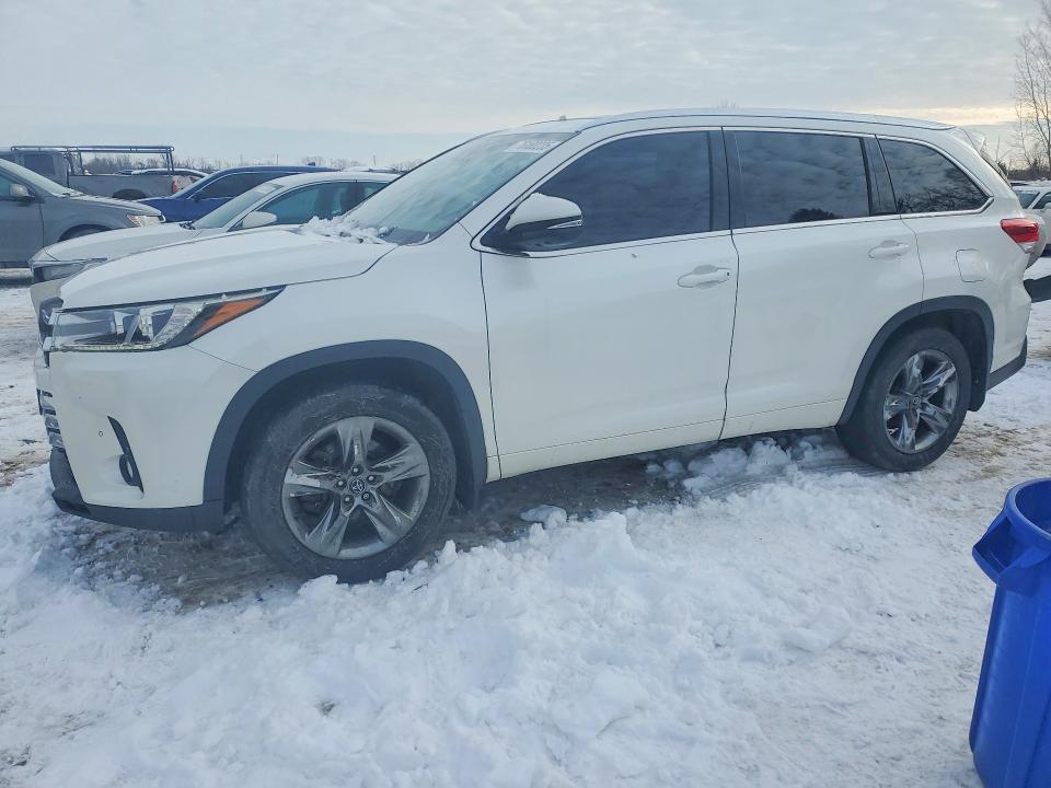 TOYOTA HIGHLANDER 2018 with VIN 5TDDZRFH9JS895088 - Photo from auction