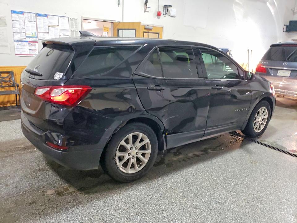 Photo 3 from auction – 2019 CHEVROLET EQUINOX with VIN 2GNAXHEV2K6249033