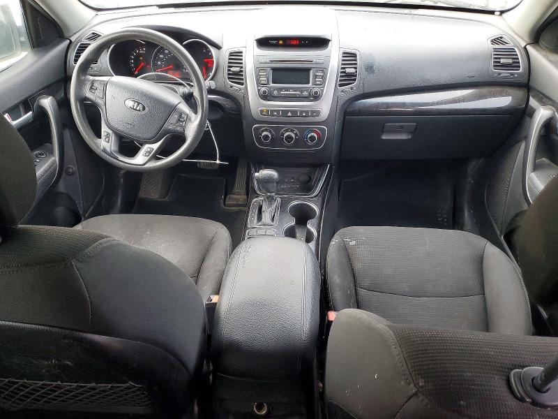 Photo 8 from auction – 2015 KIA SORENTO with VIN 5XYKTDA72FG605854