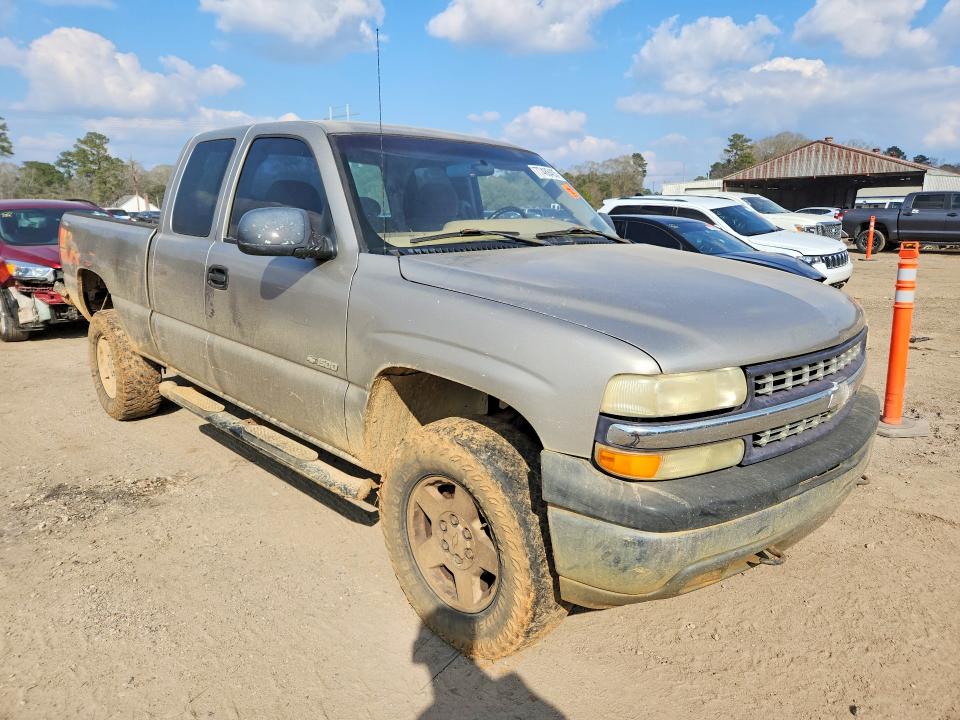 Photo 4 from auction – 2002 CHEVROLET SILVERADO with VIN 2GCEK19T121397082