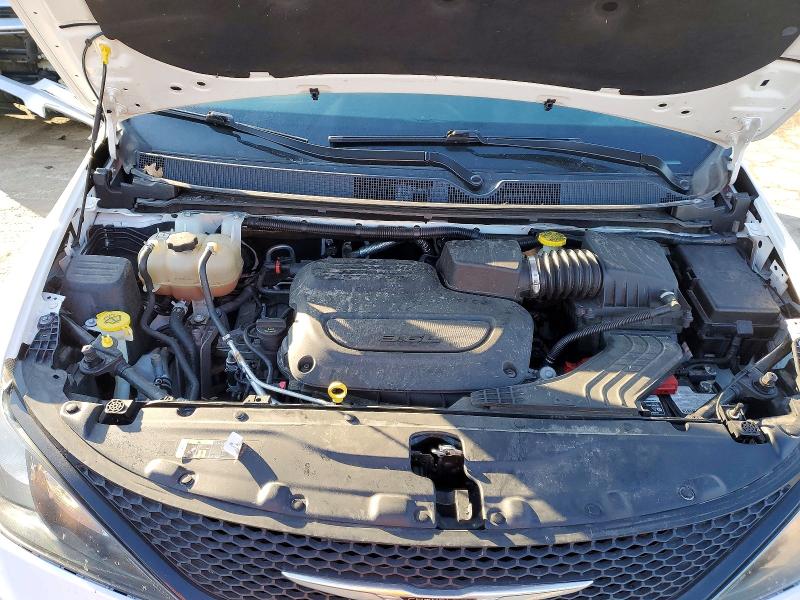 Photo 11 from auction – 2021 CHRYSLER VOYAGER with VIN 2C4RC1DG8MR568228