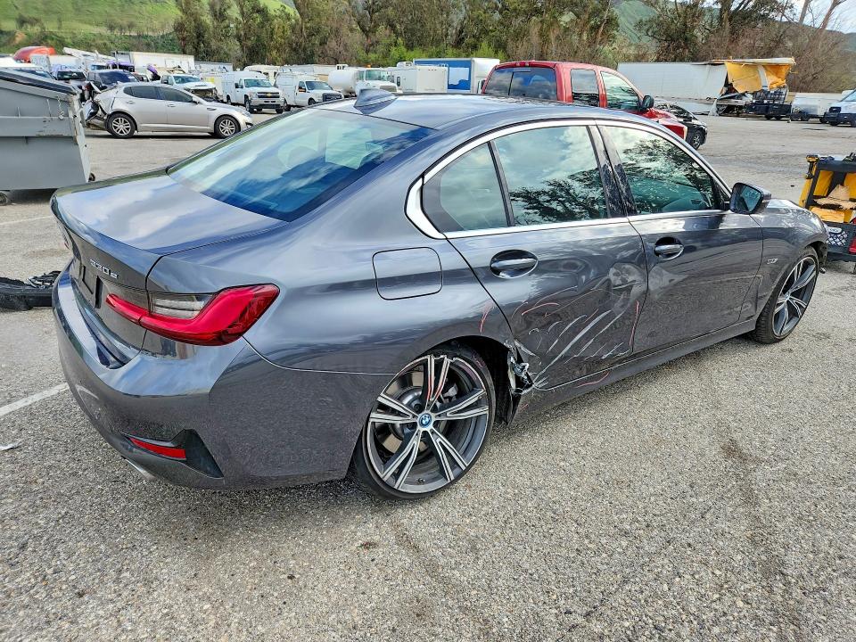 Photo 3 from auction – 2022 BMW 330E with VIN 3MW5P7J05N8C27252