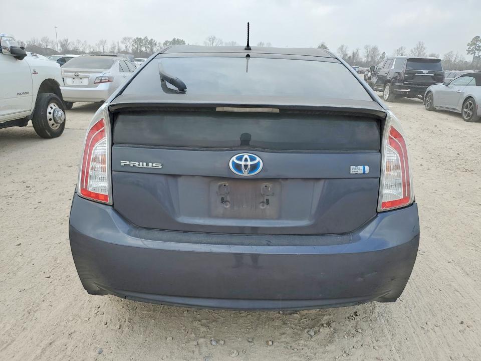 Photo 6 from auction – 2014 TOYOTA PRIUS C with VIN JTDKN3DU8E1758369