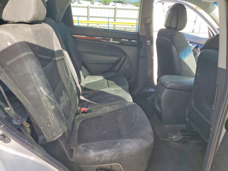 Photo 11 from auction – 2015 KIA SORENTO with VIN 5XYKT4A69FG593368