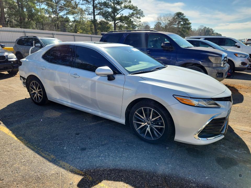 Photo 4 from auction – 2023 TOYOTA CAMRY with VIN 4T1F31AK2PU616210