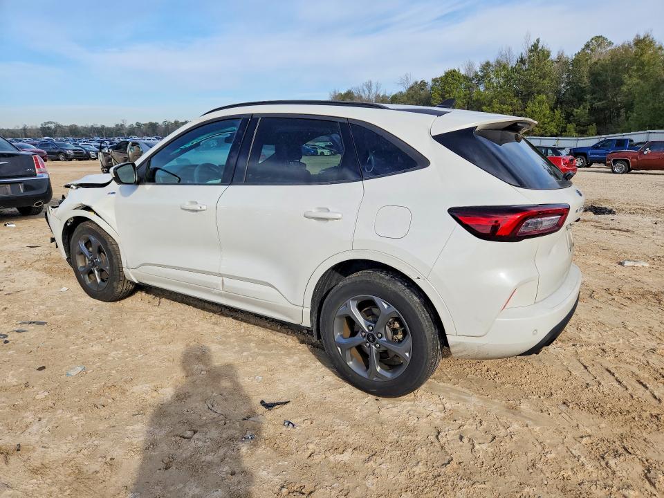 Photo 2 from auction – 2023 FORD ESCAPE with VIN 1FMCU9NZ9PUB34601