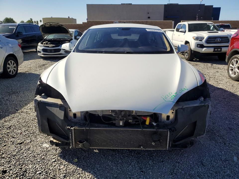 Photo 5 from auction – 2013 TESLA MODEL S with VIN 5YJSA1CG4DFP03628