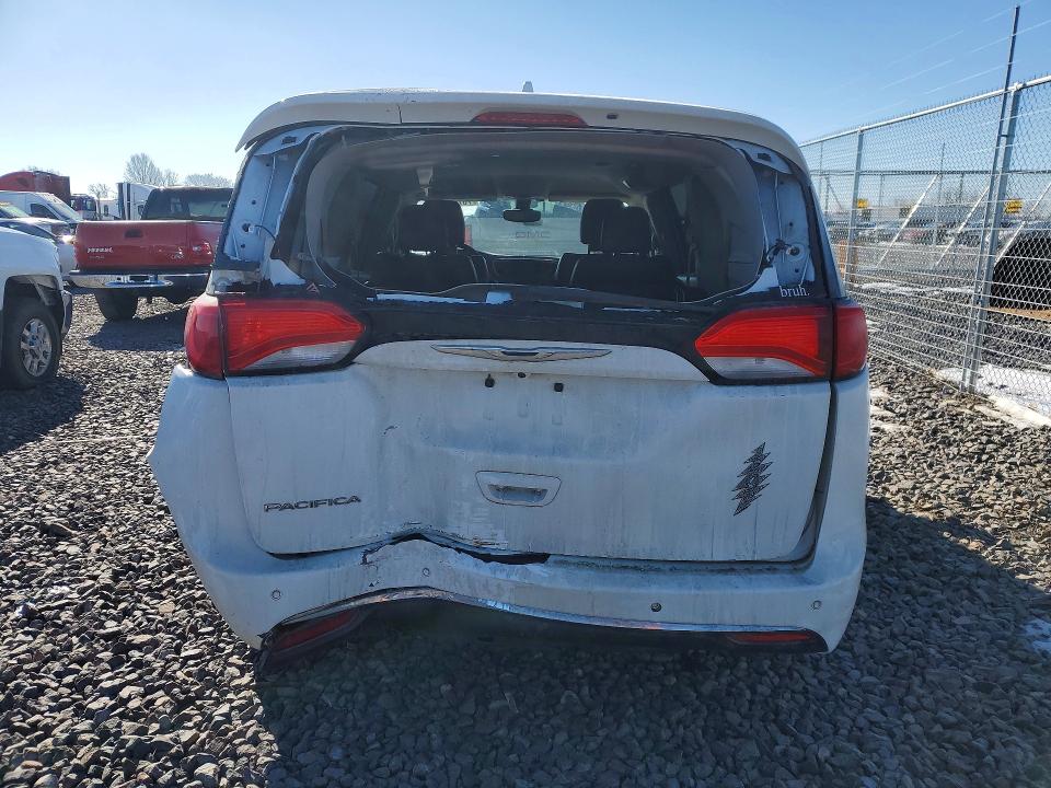 Photo 6 from auction – 2017 CHRYSLER PACIFICA with VIN 2C4RC1BG4HR670134