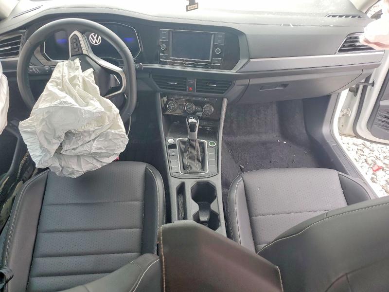 Photo 8 from auction – 2024 VOLKSWAGEN JETTA with VIN 3VW7M7BU1RM023094