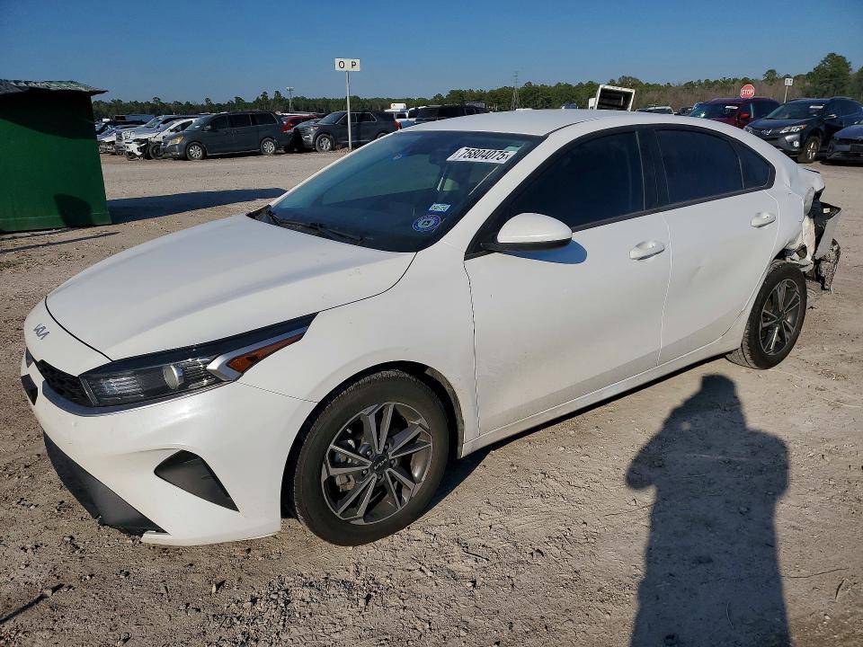 KIA FORTE 2023 with VIN 3KPF24AD6PE525983 - Photo from auction